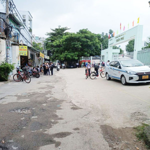 Em Đang Cần Tuyển Gấp 1 Chị Giúp Việc Nhà, Nấu Ăn