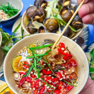 Cần Tìm Người Phụ Quán - Bình Tân