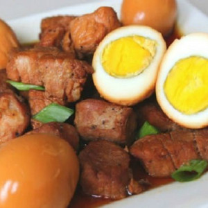 Cần Tuyển Một Chị Giúp Việc Nhà Nấu Ăn ,dọn Dẹp Nhà Cửa Lương Tháng 10 Triệu