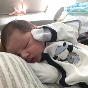 Gia Đình Cần Chị Chăm Em 3 Tháng, Lương 11 Triệu, Bao Ăn Ở Tại Chung Cư Hà Đô Quận 10.