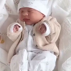 Chăm Bé - Q1 - Lương 12 Triệu - Đi Làm Ngay