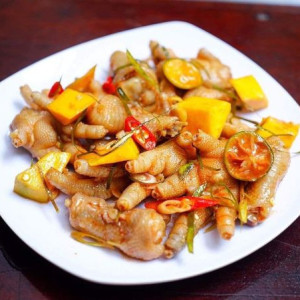 Cần Tuyển 1 Chị Chăm Bà ( Ở Lại ) – Q. 10