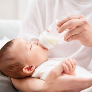 Cô Chăm Bé Cũ Xin Về Quê Lo Cho Cháu Nên Cần Chị Về Chăm Bé 3 Tháng Bé Bụ Bẫm Ngoan Ngoãn Dễ Ngủ Dễ Bú, Chỉ Về Chỉ Trông Coi Bé Chu Đáo Chăm Theo Cách Tùy Chị Miễn Sao Bé Khỏe, Có Phòng Riêng Để Chị Ngủ Cùng Với Bé. Ở Quận 2 Lương Bao Ăn Ở Gửi Chị 12tr, T