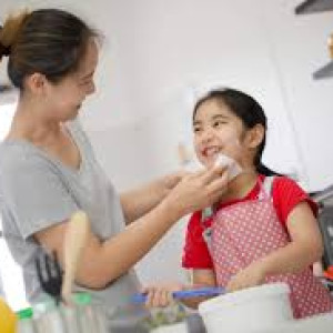 Cần Cô Giúp Việc Chăm Bé 3 Tháng, Ngủ Cùng Mẹ Và Bé