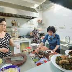 Cần tìm một người phụ quán cơm, Gò vấp