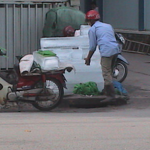 Cần tuyển gấp 1 nam giao hàng – chở nước đá quận Nhà Bè