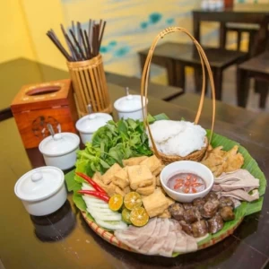 Quán Bún Đậu Mắm Tôm Ở Gò Vấp Tuyển Nam Phụ Quán Lương 8tr Bao Ăn Ở