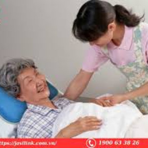 Cần tìm người chăm bà, làm những việc liên quan đến bà